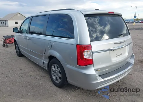 2012 Chrysler Town & Country Touring z USA, uszkodzony, nr VIN 2C4RC1BG2CR116146